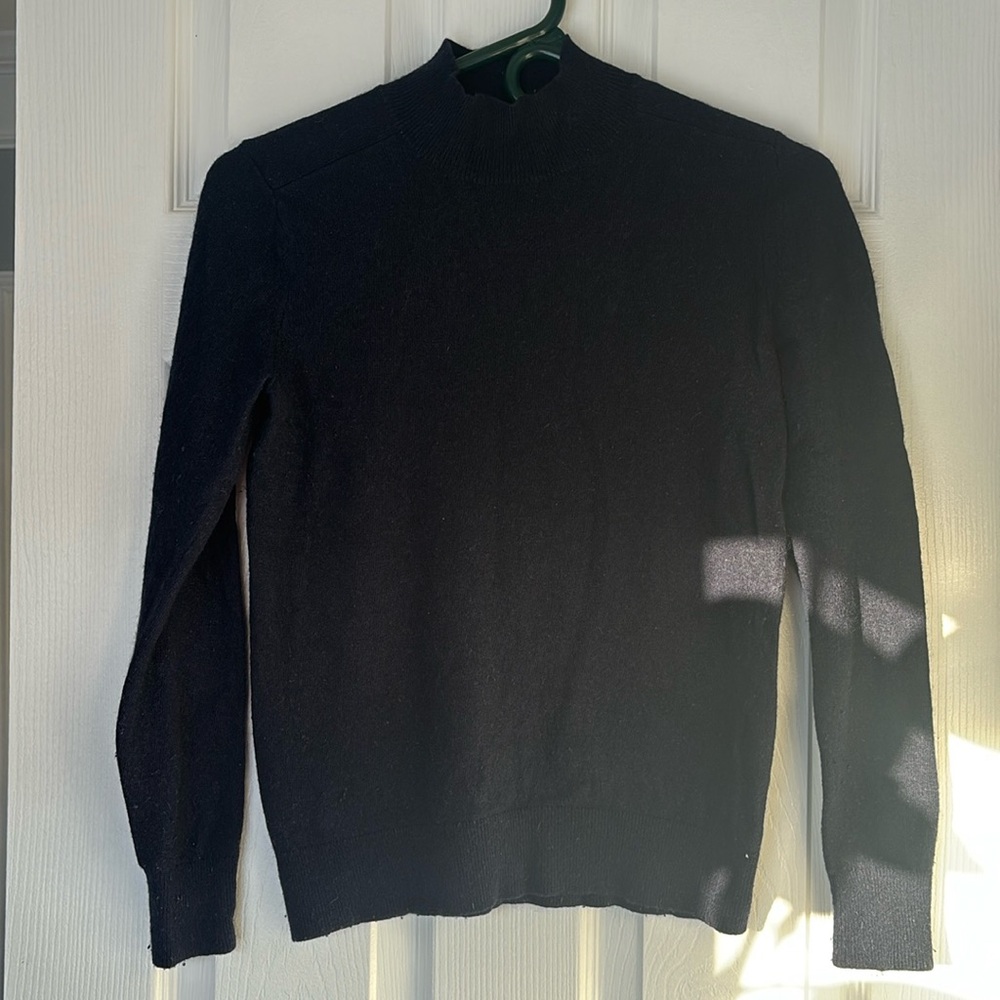 Banana Republic navy wool-cashmere blend mock neck sweater